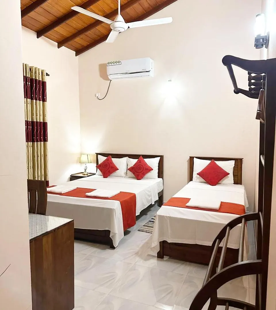 Lahiru Airport Villa Andiambalama