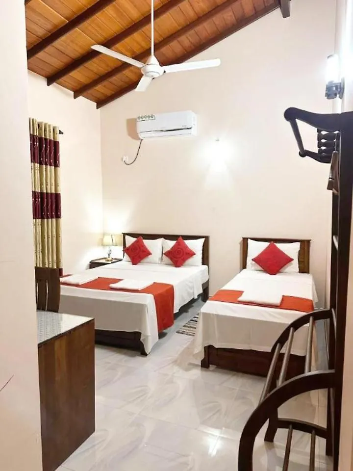 Lahiru Airport Villa Andiambalama Frühstückspension
